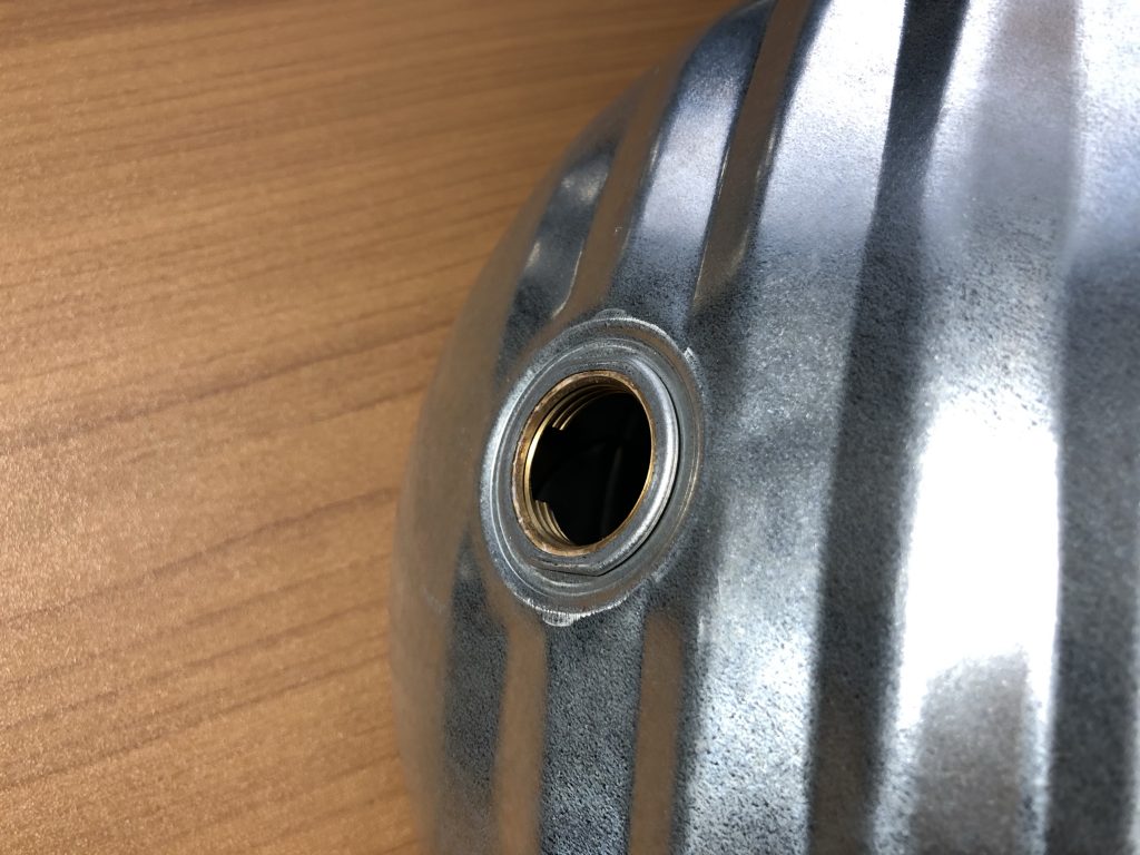 マルカの湯たんぽエースの注ぎ口の切れ込み