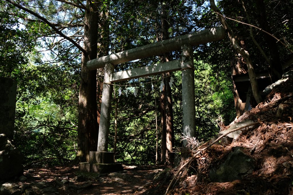日向大谷ルート登山口の鳥居1